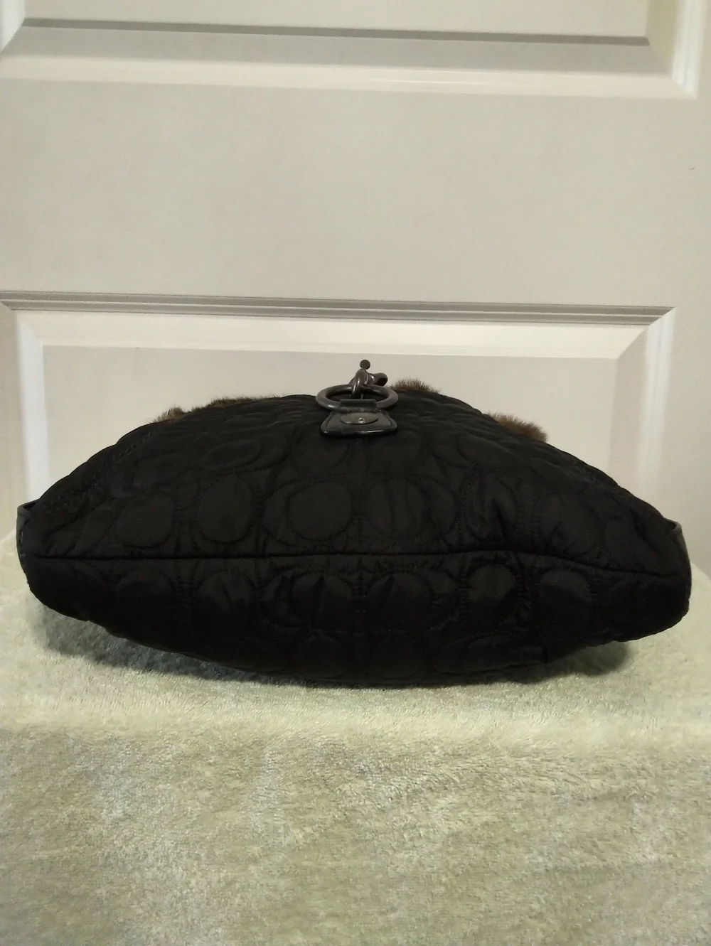Authentic Coach Vintage Quilted Fur Lined Black Hobo Ski Bag